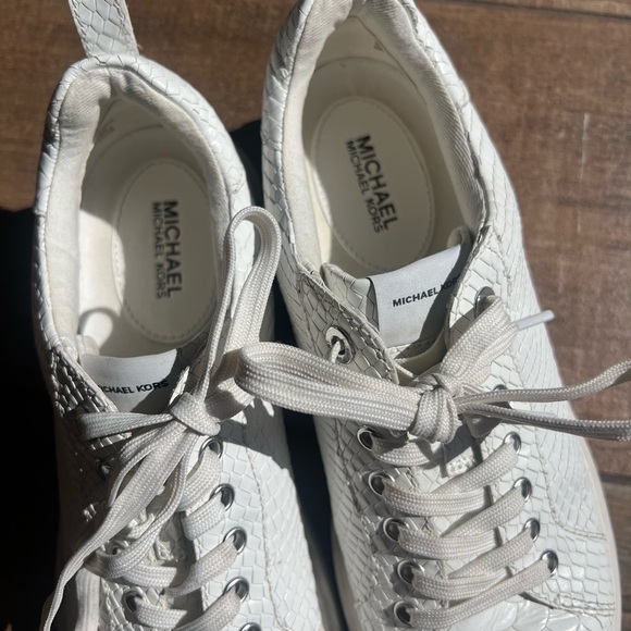 Michael Kors Sneaker size 8 - Picture 4 of 5